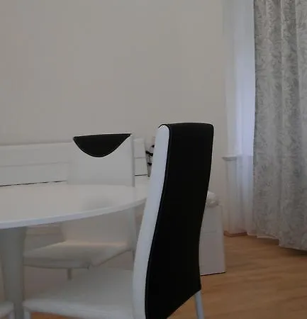 Reznicka 3 Апартаменты Прага