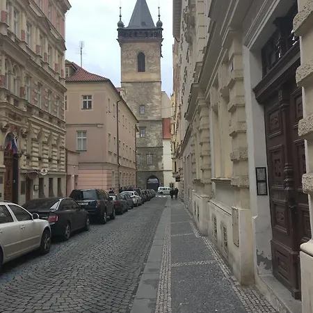Reznicka 3 Apartamento Praga